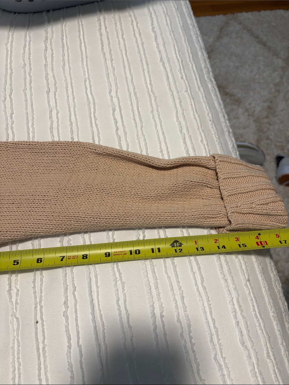 Banana Republic Women’s Cream Rose-Graphic Sweater - Picture 7 of 10